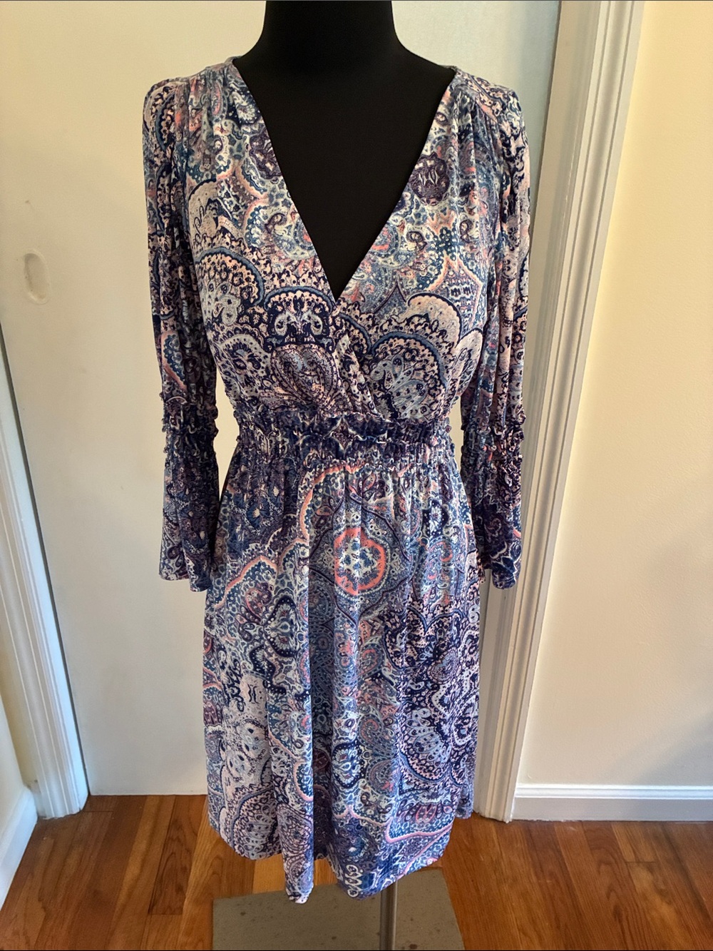 Boston Proper Paisley V-Neck Smocked Waist Dress - Blue Pink size XS. Like new